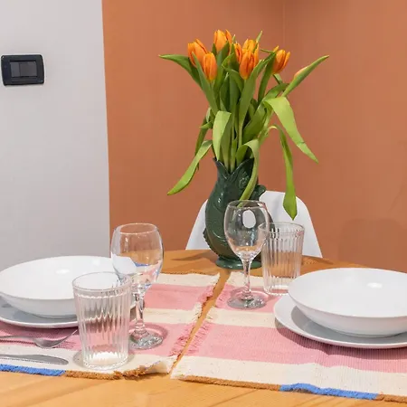 Guesthost - Modern Near The Station! 公寓