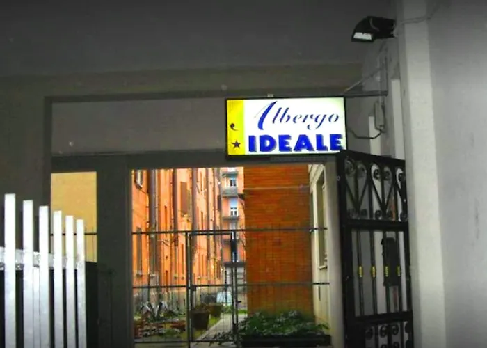 Guesthost - Modern Near The Station!