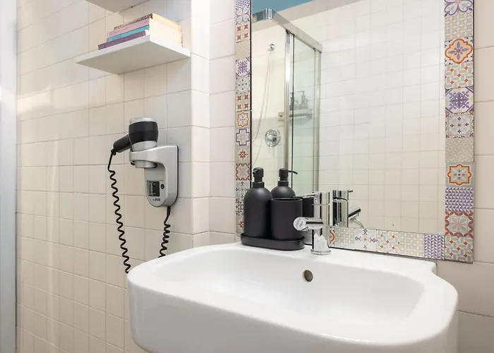 Guesthost - Modern Near The Station! Bolonia