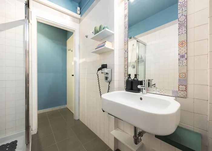 Guesthost - Modern Near The Station! Bolonia