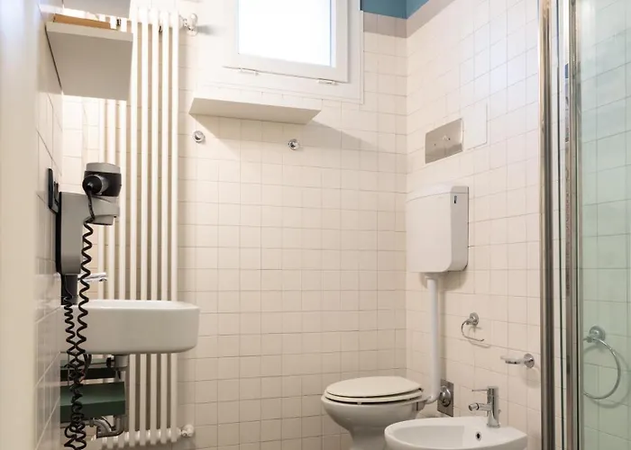 Guesthost - Modern Near The Station! Apartamento