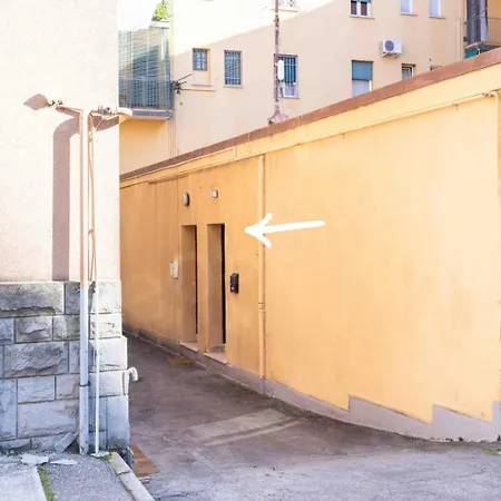 Guesthost - Modern Near The Station! * Bologna