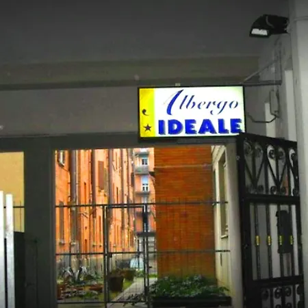 Guesthost - Modern Near The Station!