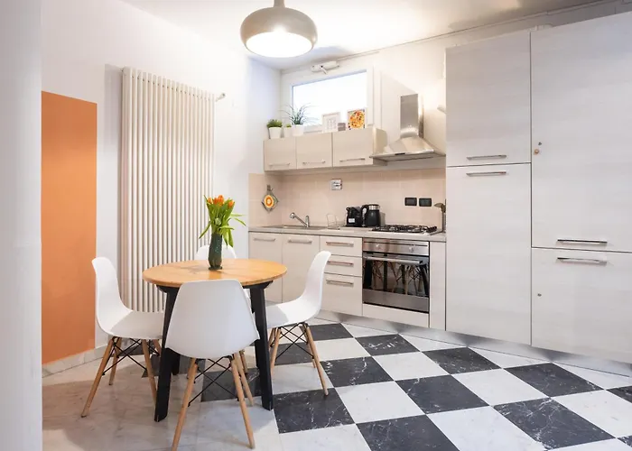 Appartement Guesthost - Modern Near The Station! *