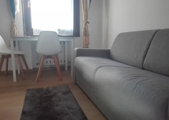 Guesthost - Modern Near The Station! Appartement